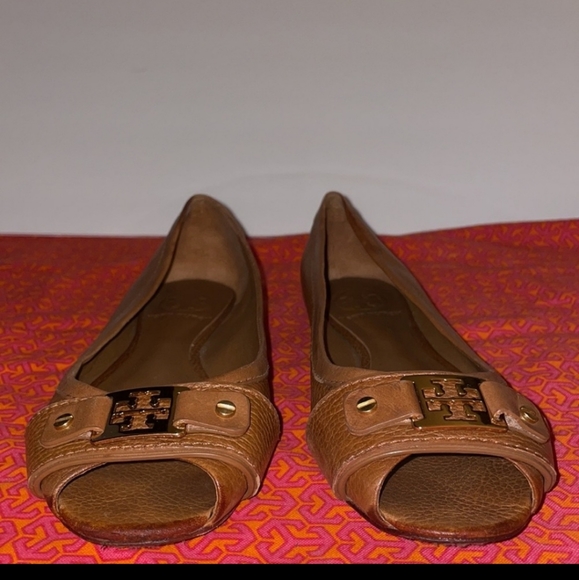 Tory Burch sandals - Picture 2 of 7